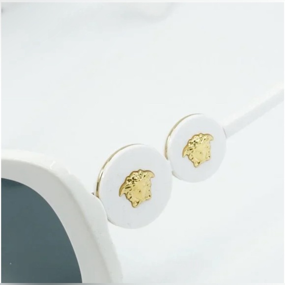 Versace sunglasses White VERSACE VE4434 314/87 SUNGLASSES
Versace - Picture 4 of 11